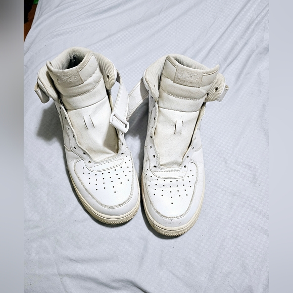 2 Pairs for the price of one...Nike Air Force 1 Mid, size 10.5 US, no box - Picture 16 of 16